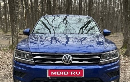 Volkswagen Tiguan II, 2018 год, 3 000 000 рублей, 2 фотография