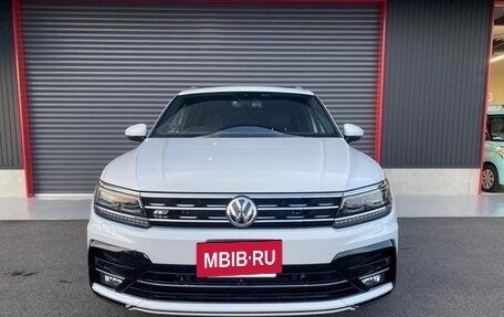 Volkswagen Tiguan II, 2020 год, 1 734 000 рублей, 2 фотография