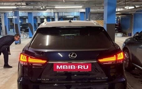 Lexus RX IV рестайлинг, 2020 год, 6 300 000 рублей, 4 фотография