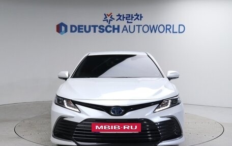 Toyota Camry, 2021 год, 2 650 000 рублей, 2 фотография