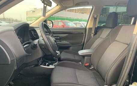 Mitsubishi Outlander III рестайлинг 3, 2019 год, 2 250 000 рублей, 7 фотография