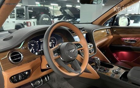 Bentley Bentayga I, 2023 год, 37 500 000 рублей, 4 фотография