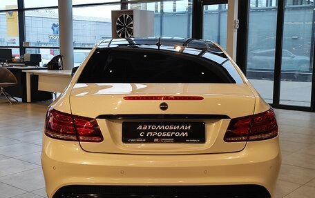 Mercedes-Benz E-Класс, 2015 год, 1 990 000 рублей, 5 фотография