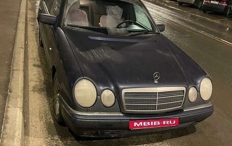 Mercedes-Benz E-Класс, 1997 год, 480 000 рублей, 2 фотография