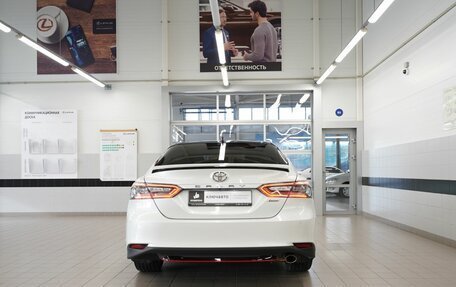 Toyota Camry, 2020 год, 3 550 000 рублей, 4 фотография