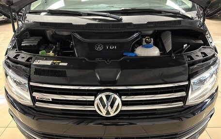 Volkswagen Multivan T6 рестайлинг, 2017 год, 4 749 000 рублей, 9 фотография