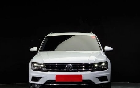 Volkswagen Tiguan II, 2020 год, 2 208 000 рублей, 2 фотография