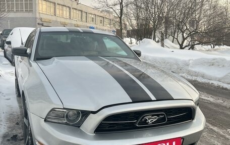 Ford Mustang VI рестайлинг, 2013 год, 1 690 000 рублей, 4 фотография