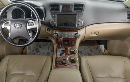 Toyota Highlander III, 2012 год, 2 269 000 рублей, 7 фотография