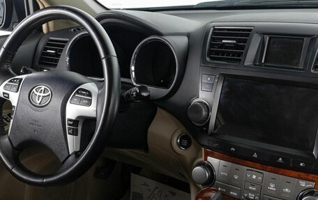 Toyota Highlander III, 2012 год, 2 269 000 рублей, 8 фотография