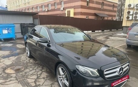 Mercedes-Benz E-Класс, 2019 год, 4 000 000 рублей, 3 фотография