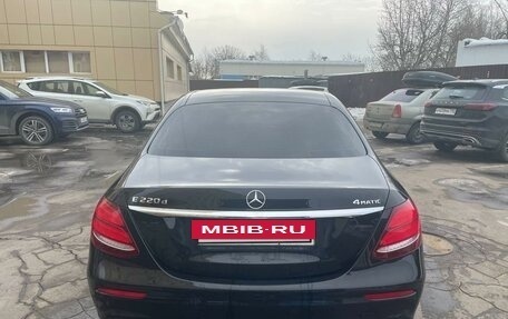 Mercedes-Benz E-Класс, 2019 год, 4 000 000 рублей, 4 фотография