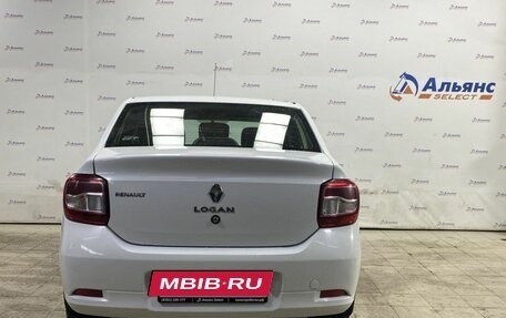 Renault Logan II, 2015 год, 800 000 рублей, 4 фотография