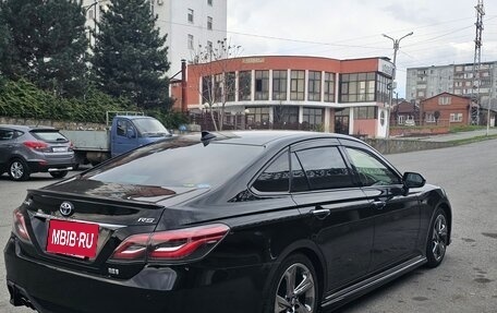 Toyota Crown, 2018 год, 3 700 000 рублей, 2 фотография