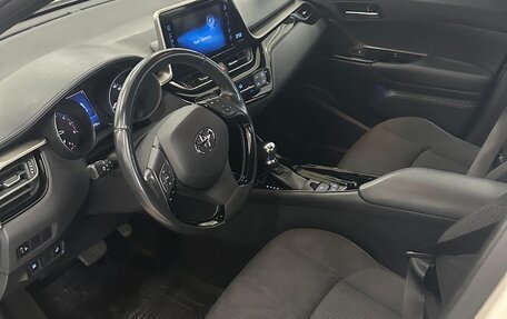 Toyota C-HR I рестайлинг, 2018 год, 2 450 000 рублей, 3 фотография
