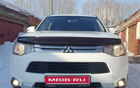 Mitsubishi Outlander III рестайлинг 3, 2014 год, 1 730 000 рублей, 2 фотография