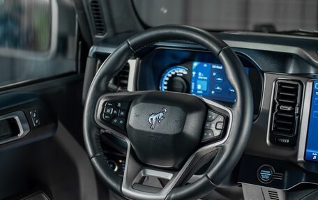 Ford Bronco, 2022 год, 9 000 000 рублей, 3 фотография