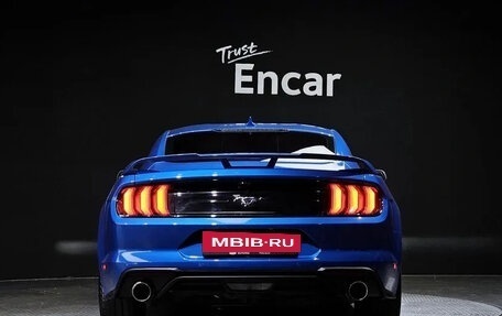 Ford Mustang VI рестайлинг, 2021 год, 2 770 000 рублей, 4 фотография