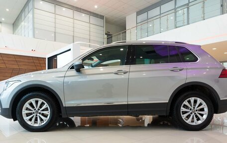 Volkswagen Tiguan II, 2021 год, 3 599 000 рублей, 11 фотография