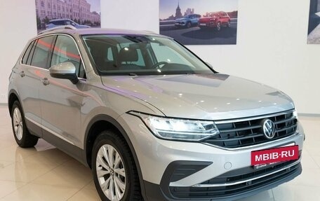 Volkswagen Tiguan II, 2021 год, 3 599 000 рублей, 8 фотография