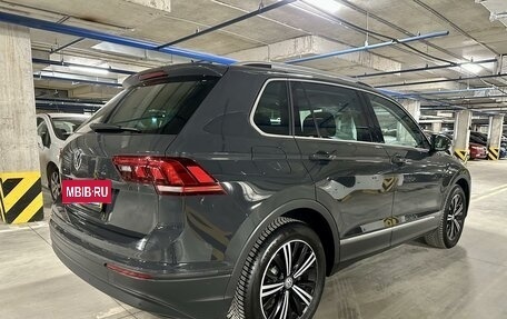 Volkswagen Tiguan II, 2019 год, 2 630 000 рублей, 2 фотография