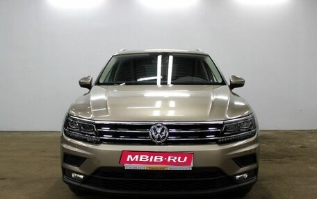 Volkswagen Tiguan II, 2019 год, 3 775 000 рублей, 2 фотография