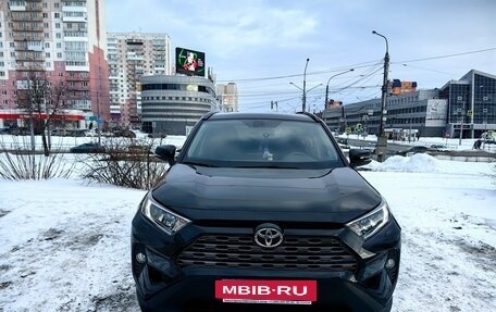 Toyota RAV4, 2021 год, 4 050 000 рублей, 2 фотография