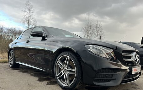 Mercedes-Benz E-Класс, 2018 год, 3 950 000 рублей, 4 фотография