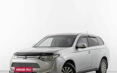 Mitsubishi Outlander III рестайлинг 3, 2013 год, 1 549 000 рублей, 3 фотография