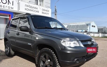 Chevrolet Niva I рестайлинг, 2011 год, 630 000 рублей, 3 фотография