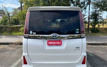 Toyota Noah III, 2019 год, 2 130 000 рублей, 4 фотография