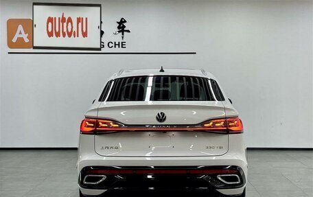 Volkswagen Tiguan II, 2022 год, 3 500 000 рублей, 2 фотография