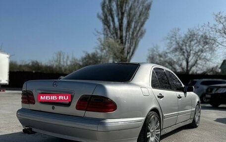 Mercedes-Benz E-Класс, 1998 год, 645 000 рублей, 4 фотография