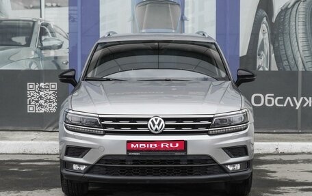 Volkswagen Tiguan II, 2020 год, 2 599 000 рублей, 3 фотография