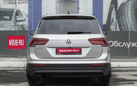Volkswagen Tiguan II, 2020 год, 2 599 000 рублей, 4 фотография