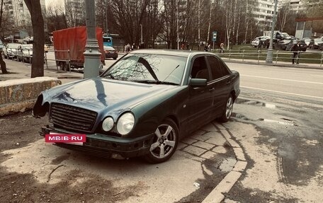 Mercedes-Benz E-Класс, 1998 год, 130 000 рублей, 2 фотография