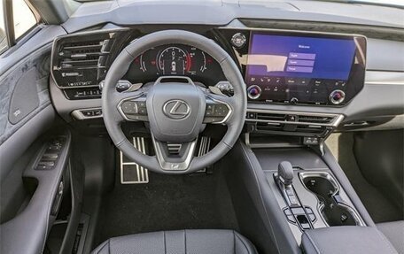 Lexus RX IV рестайлинг, 2024 год, 10 730 000 рублей, 4 фотография