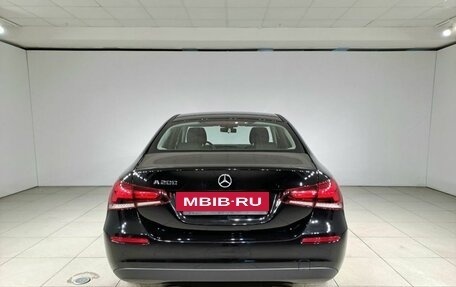 Mercedes-Benz A-Класс, 2019 год, 2 950 000 рублей, 4 фотография