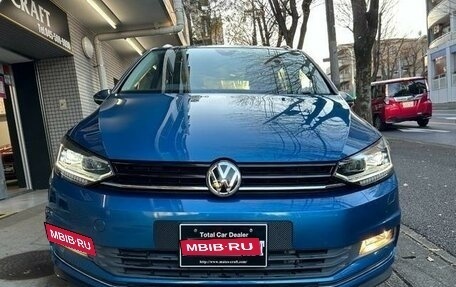 Volkswagen Touran III, 2016 год, 1 204 820 рублей, 2 фотография