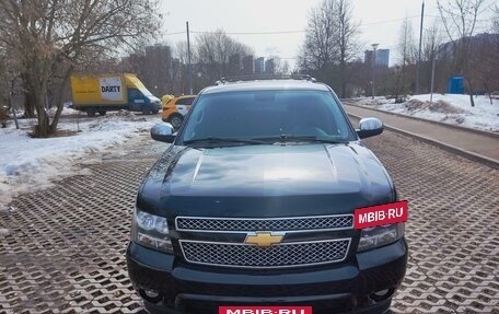 Chevrolet Tahoe III, 2013 год, 2 800 000 рублей, 2 фотография