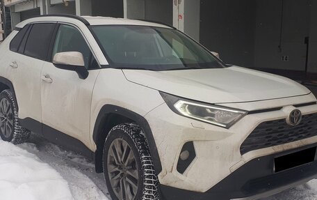 Toyota RAV4, 2022 год, 4 200 000 рублей, 2 фотография
