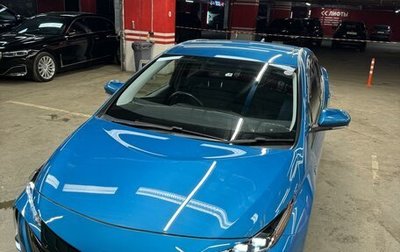 Toyota Prius IV XW50, 2017 год, 2 300 000 рублей, 1 фотография