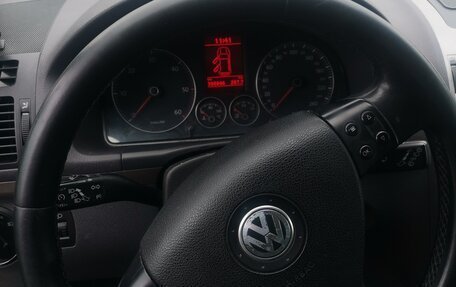 Volkswagen Touran III, 2008 год, 750 000 рублей, 1 фотография