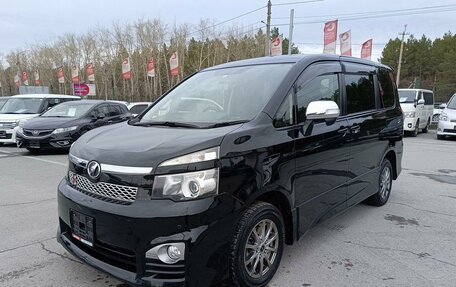 Toyota Voxy II, 2012 год, 1 990 000 рублей, 3 фотография