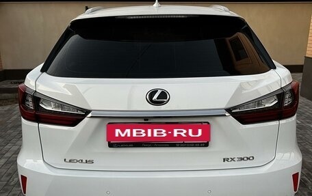 Lexus RX IV рестайлинг, 2019 год, 4 800 000 рублей, 3 фотография