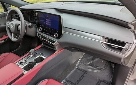 Lexus RX IV рестайлинг, 2024 год, 11 000 000 рублей, 6 фотография