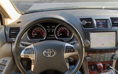 Toyota Highlander III, 2011 год, 2 200 000 рублей, 6 фотография