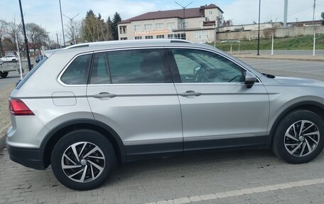 Volkswagen Tiguan II, 2018 год, 2 800 000 рублей, 4 фотография
