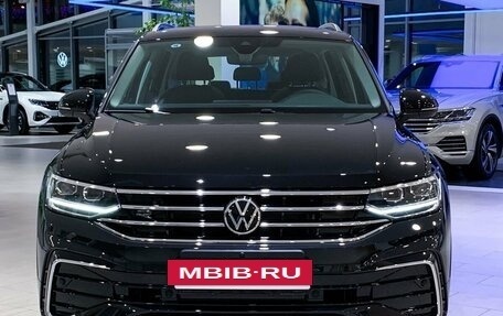 Volkswagen Tiguan II, 2023 год, 4 917 000 рублей, 3 фотография