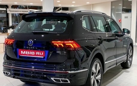 Volkswagen Tiguan II, 2023 год, 4 917 000 рублей, 8 фотография